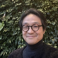 Juhn Ahn Headshot